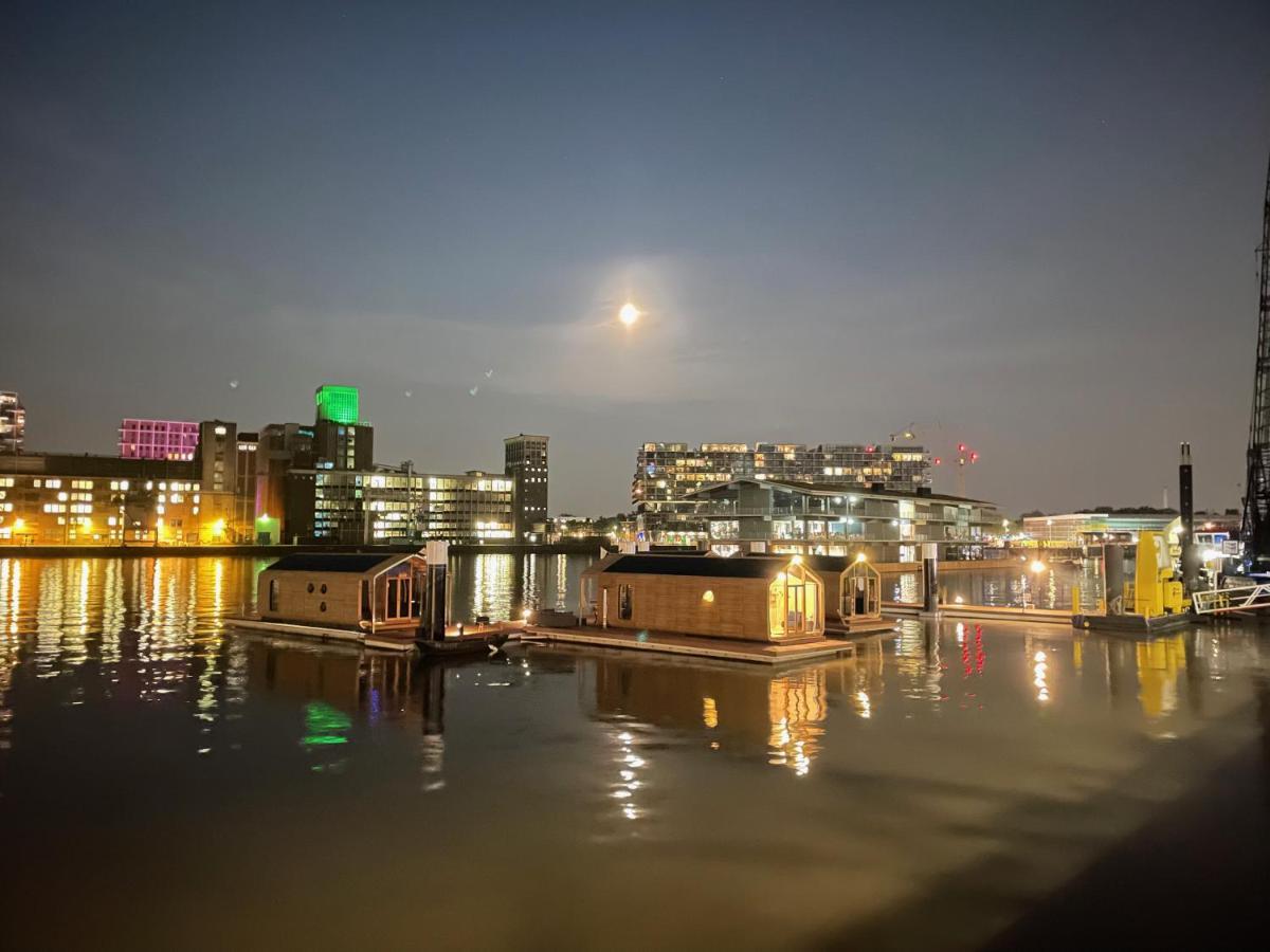 Wikkelboat Nr2 at Floating Rotterdam Rijnhaven Hotell Eksteriør bilde