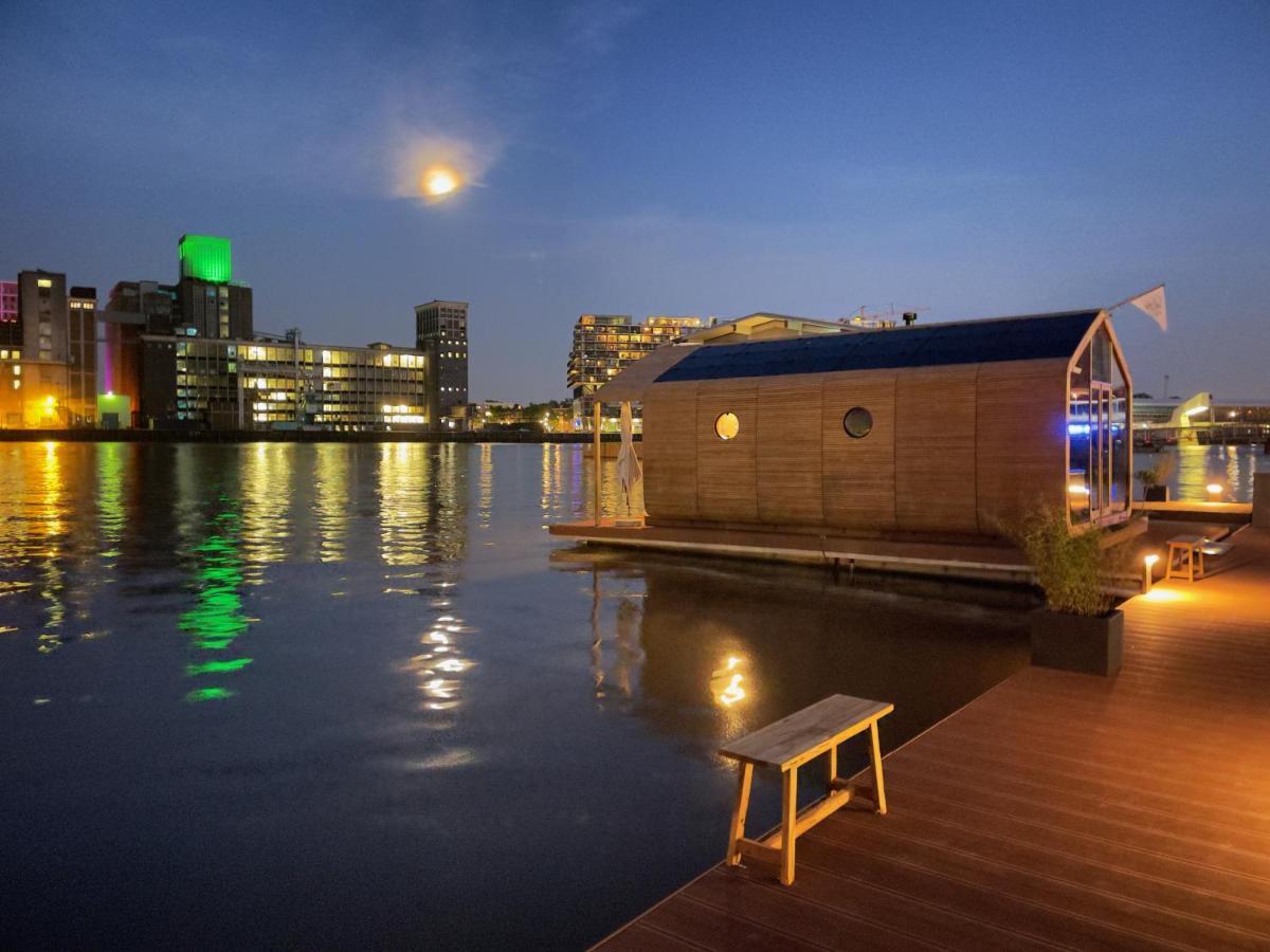 Wikkelboat Nr2 at Floating Rotterdam Rijnhaven Hotell Eksteriør bilde