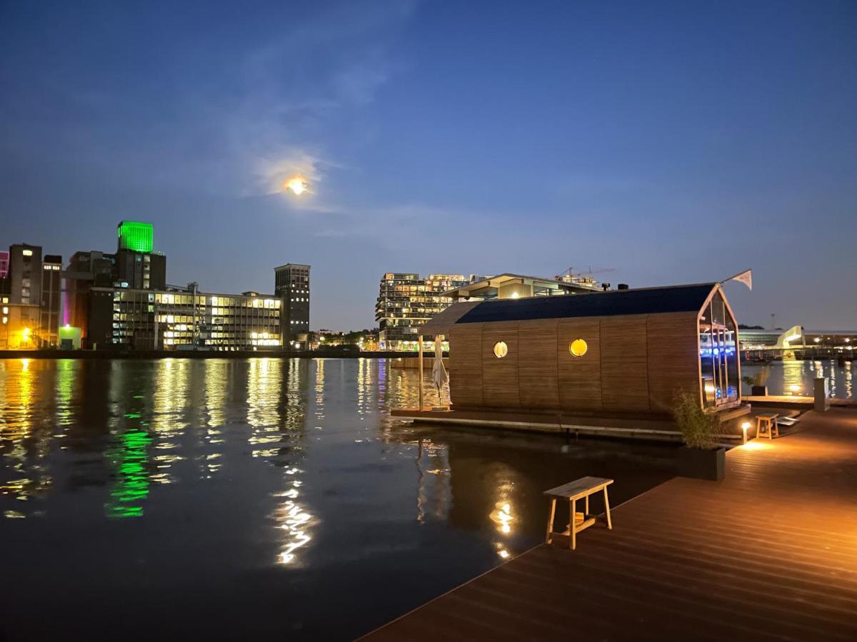 Wikkelboat Nr2 at Floating Rotterdam Rijnhaven Hotell Eksteriør bilde